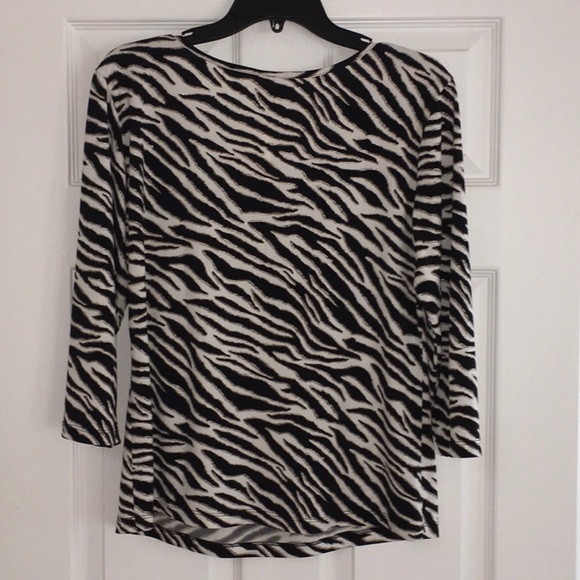 Chico’s 3/4-Sleeve Pullover Zebra Print with Pleated Neckline - Picture 2 of 6